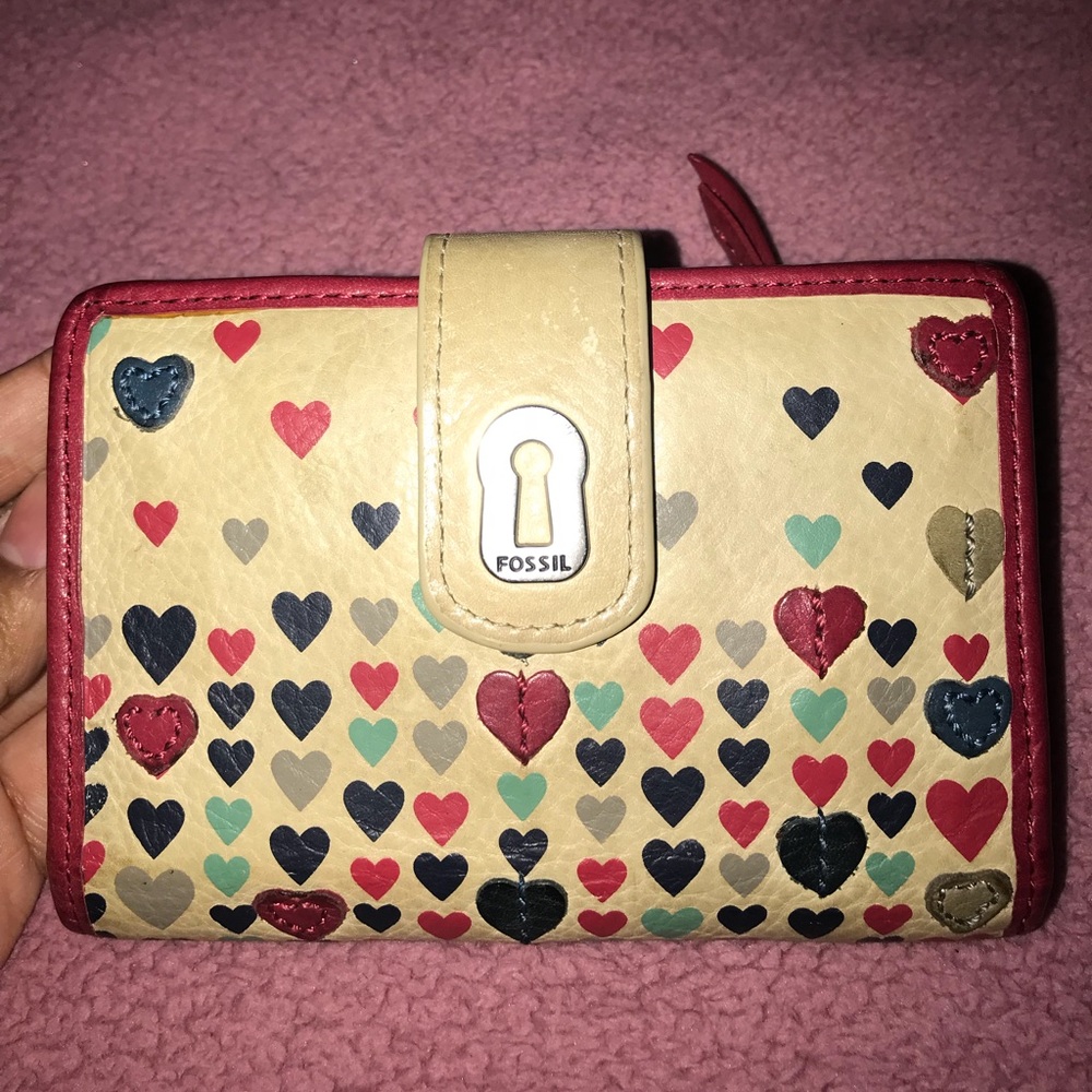 👝 FOSSIL Heart Wallet 💕